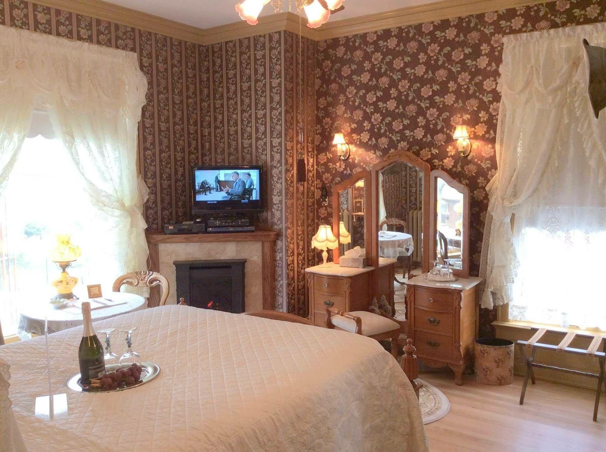 Port City Victorian Inn Muskegon Extérieur photo